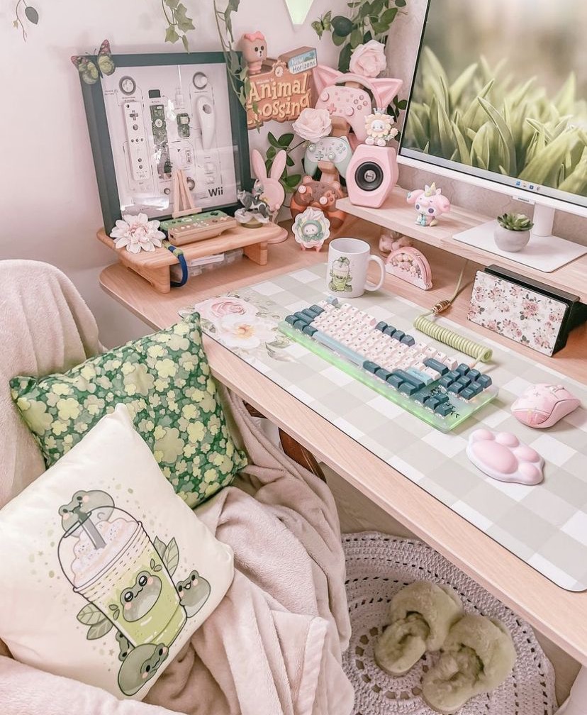 Pink Lotus Gaming Desk&nbsp;Setup